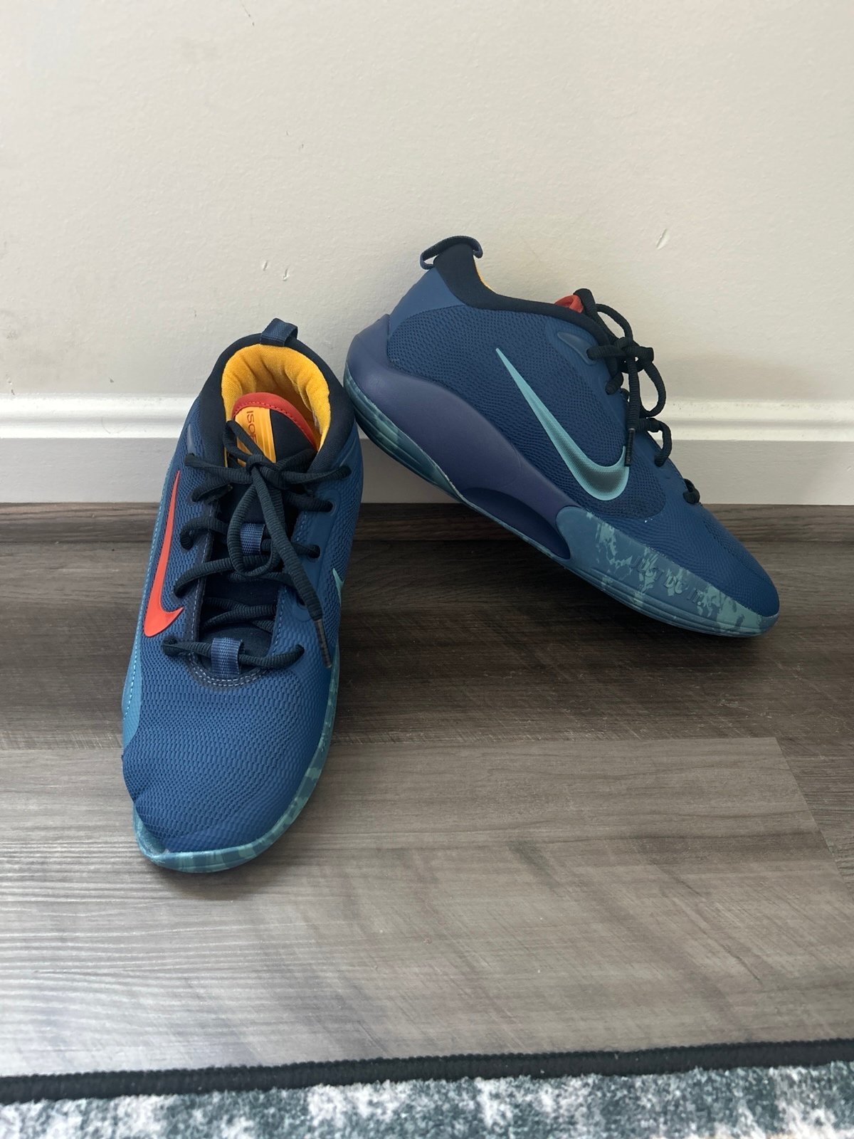 Nike IsoFly Mystic Navy denim-style sneakers, men's size 6