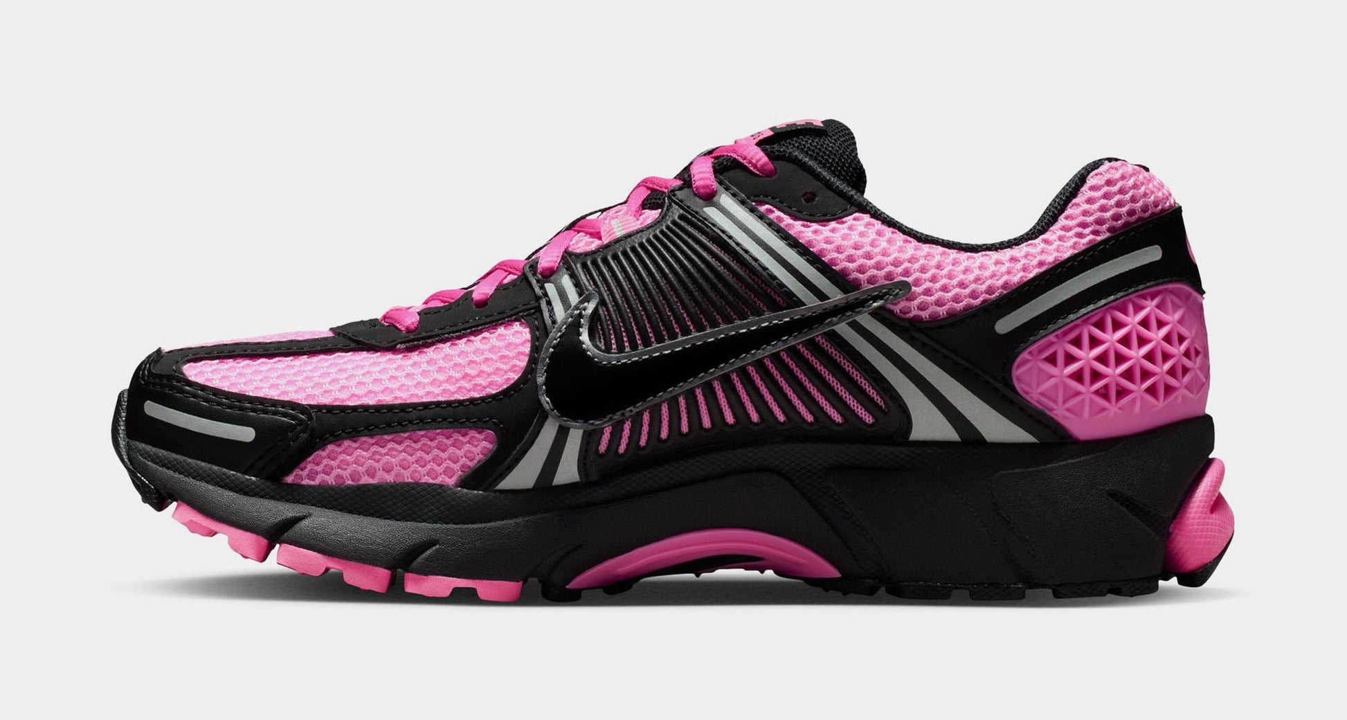 Nike Zoom Vomero 5 FJ2028-601 Pink Spell Metallic Platinum angled view