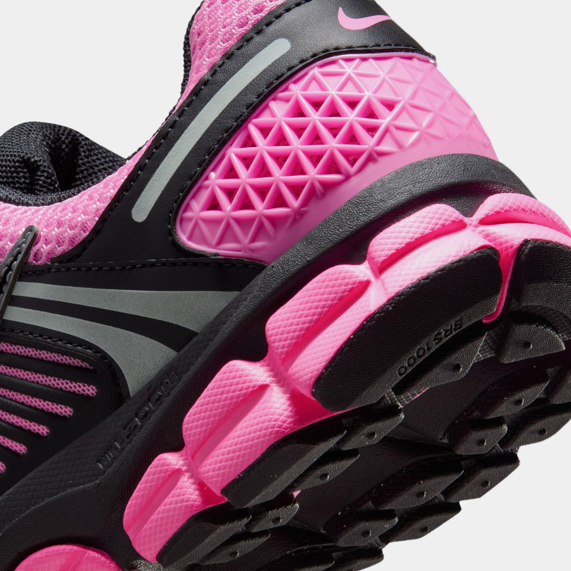 Nike Zoom Vomero 5 FJ2028-601 Pink Spell Metallic Platinum detail view